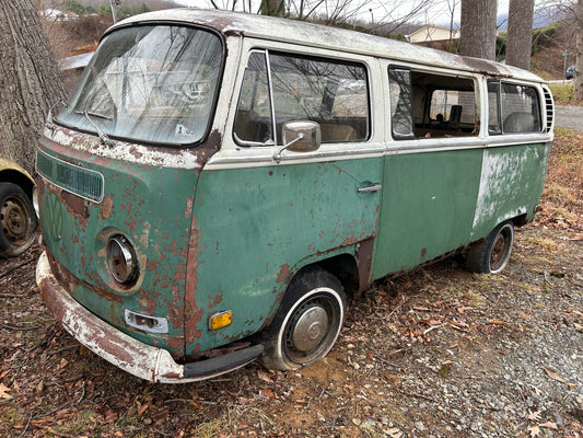 1971 Baywindow Deluxe Transporter Part Out