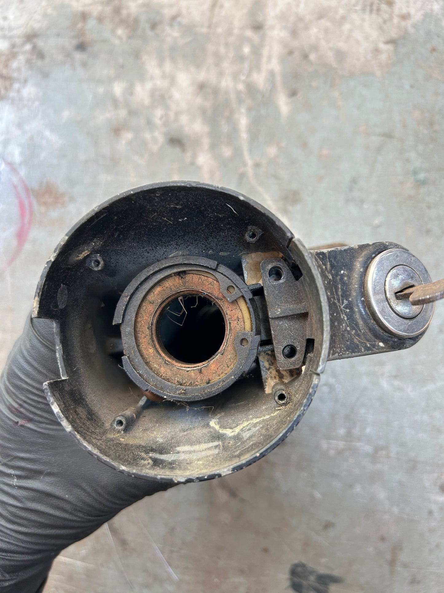 1968~71 Standard Beetle Ignition Housing W/Key
