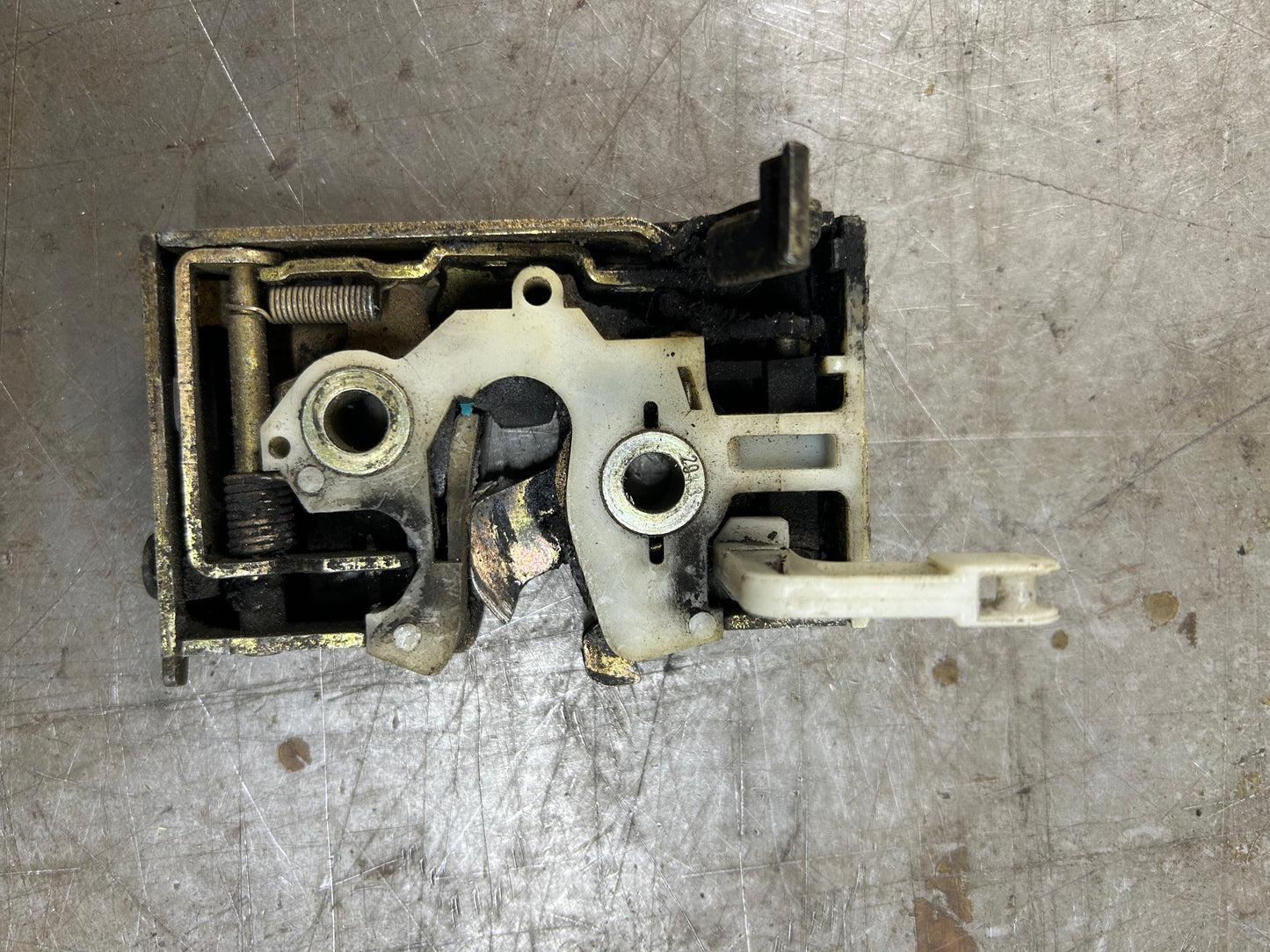 1974-84 MK1 Rabbit/Jetta 4 Door Right Rear Door Latch