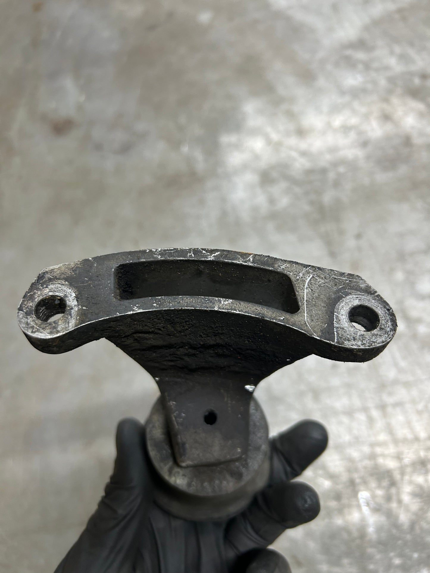 1984-88 Quantum Engine Mount