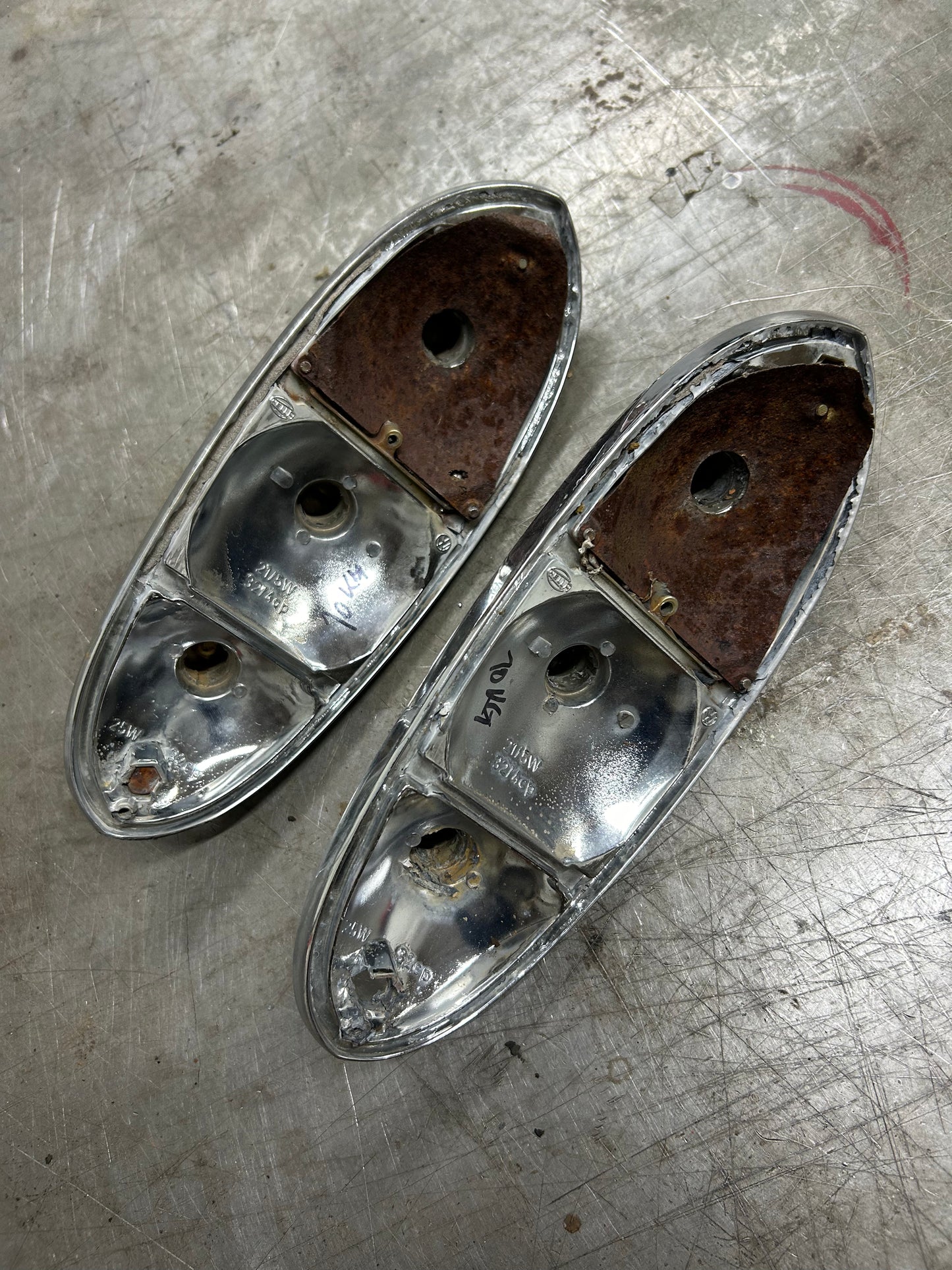 1970-71 Karmann Ghia Taillight Housings