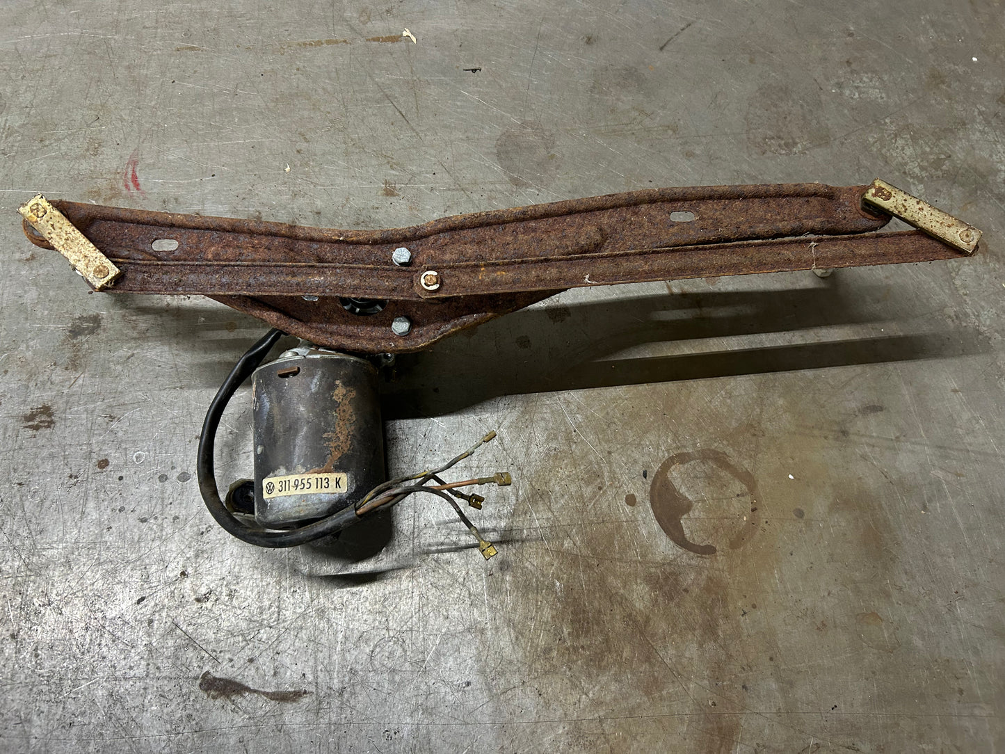 1970 Type 3 Squareback/Fastback Wiper Assembly