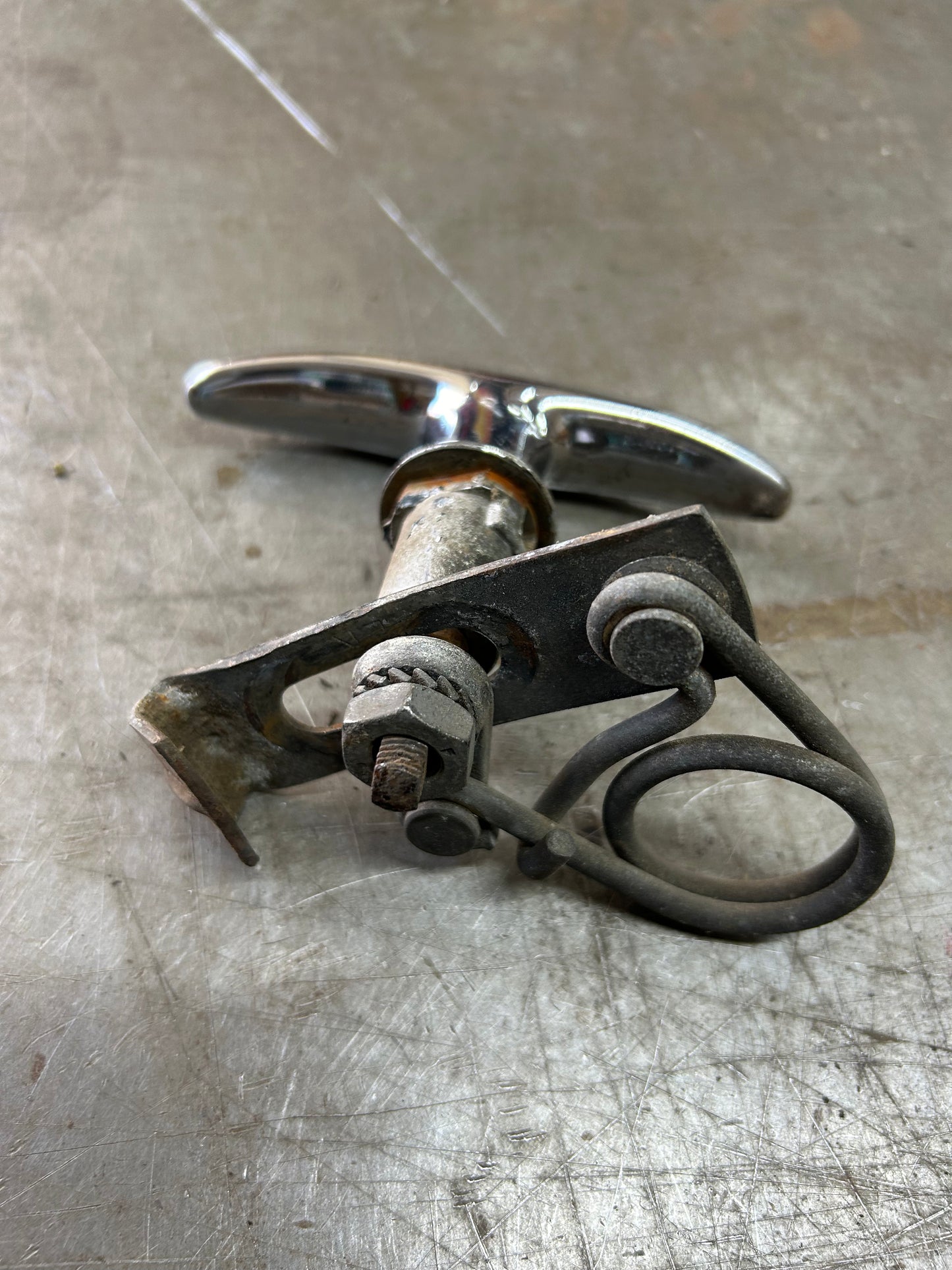 1964-Earlier Type 1 Beetle Decklid Latch T Handle