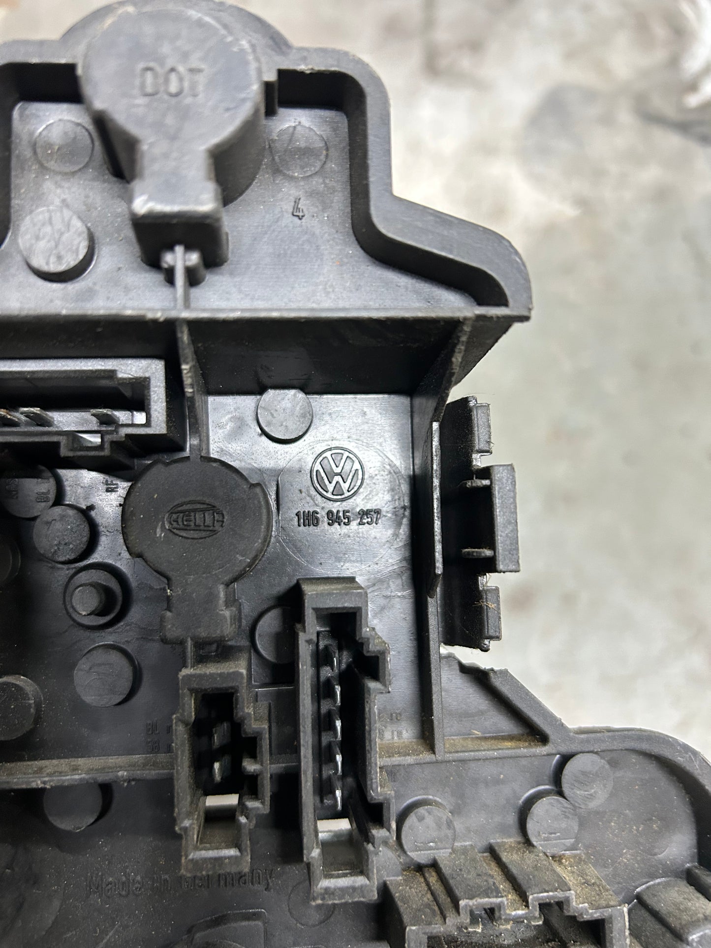 1993-02 MK3 Golf/GTI/Cabrio Taillight Bulb Tray