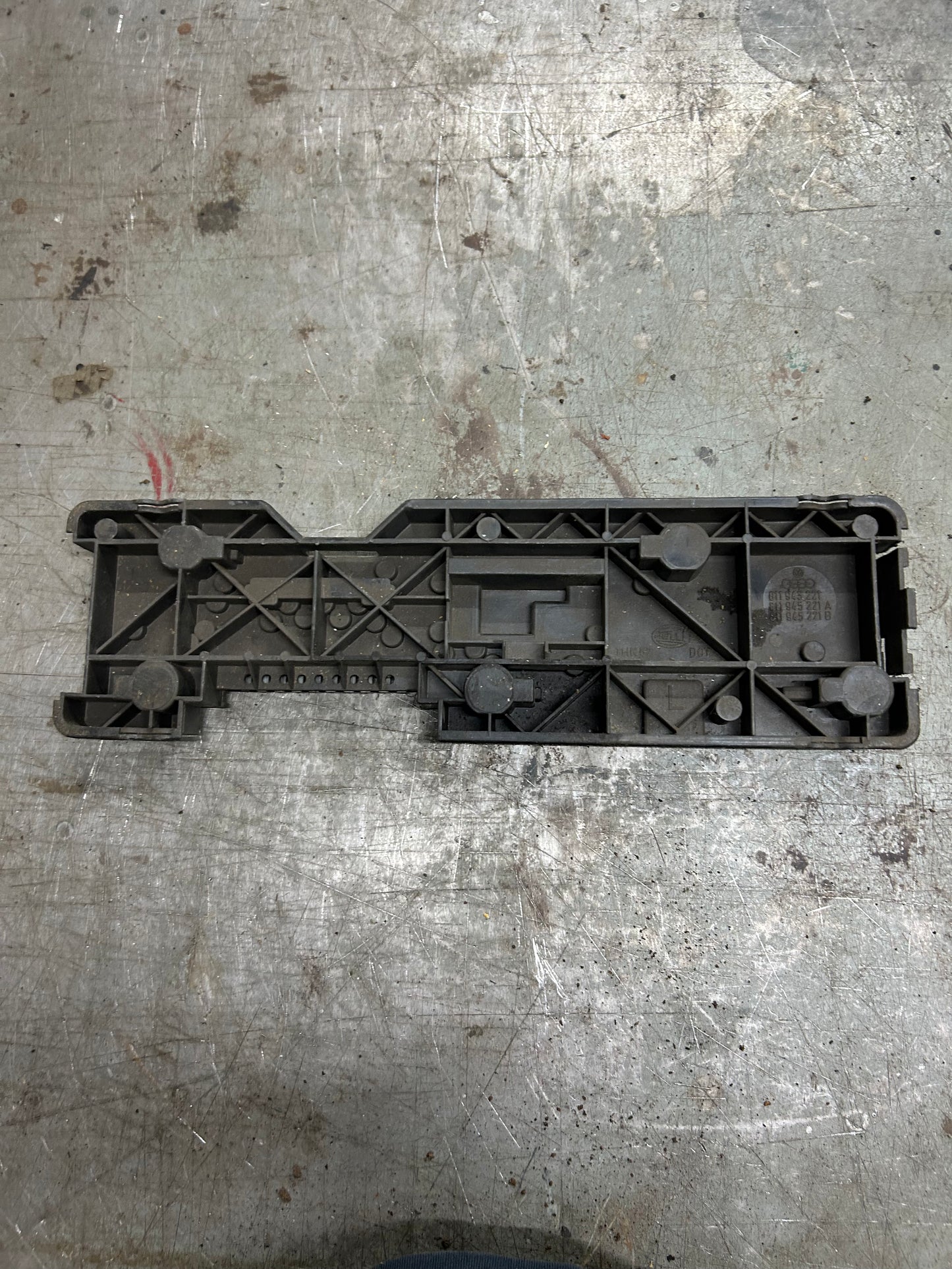 1979-84 Audi 80/90/Avant Left Tail Light Bulb Tray