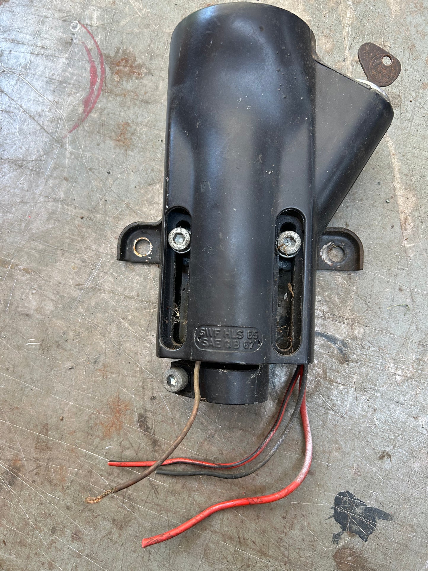 1968~71 Standard Beetle Ignition Housing W/Key