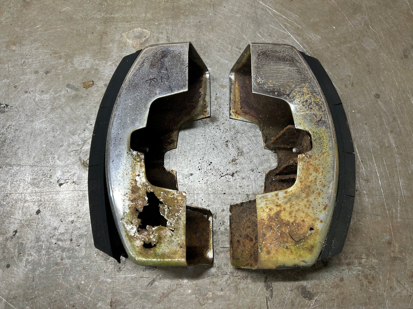 1968-73 Type 1 Beetle Rear Bumperette/Guard Pair