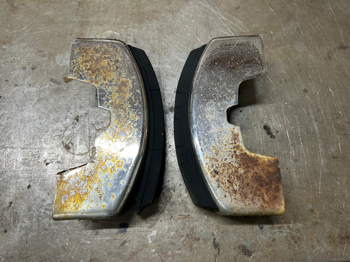 1968-73 Type 1 Beetle Rear Bumperette/Guard Pair