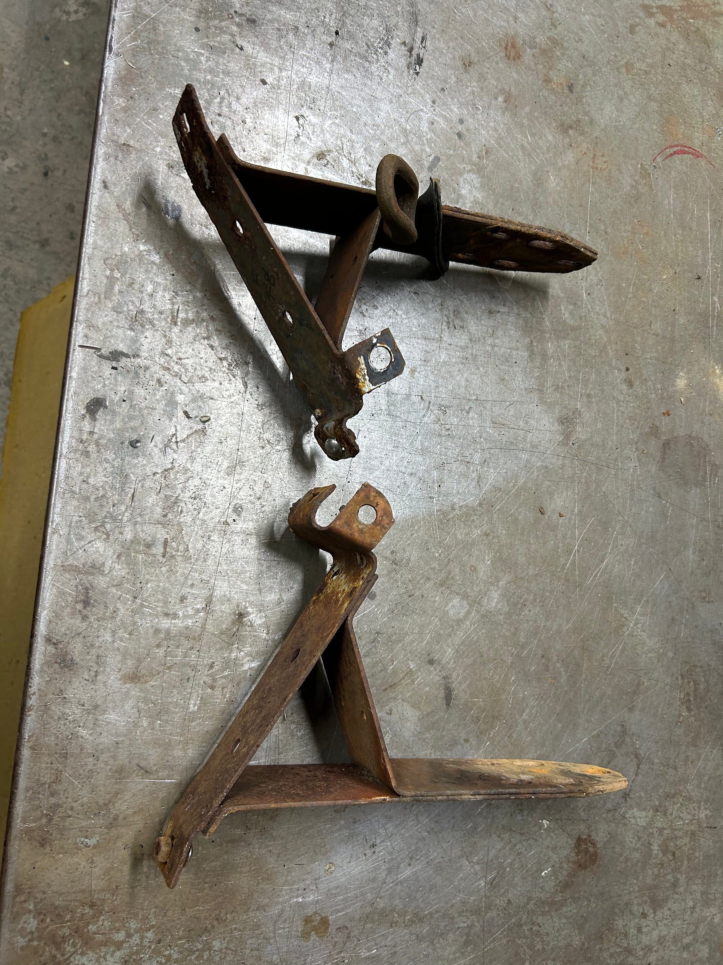 1968-73 Type 1 Beetle Rear Bumper Bracket Pair