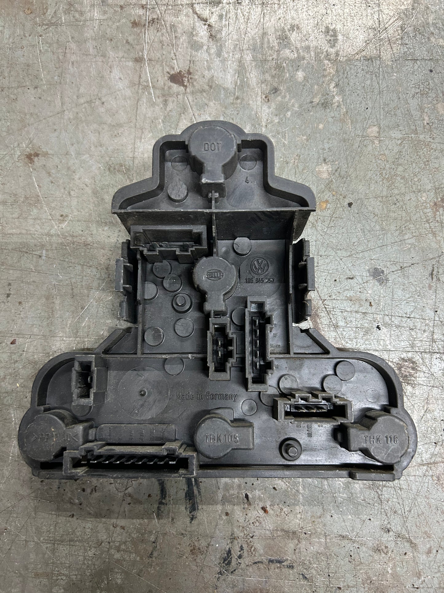 1993-02 MK3 Golf/GTI/Cabrio Taillight Bulb Tray
