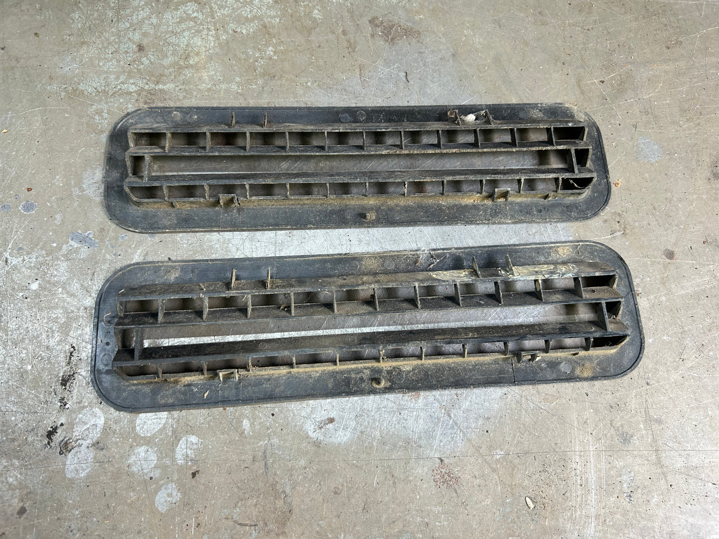 Type 2 Baywindow Bus Door Vent Pair
