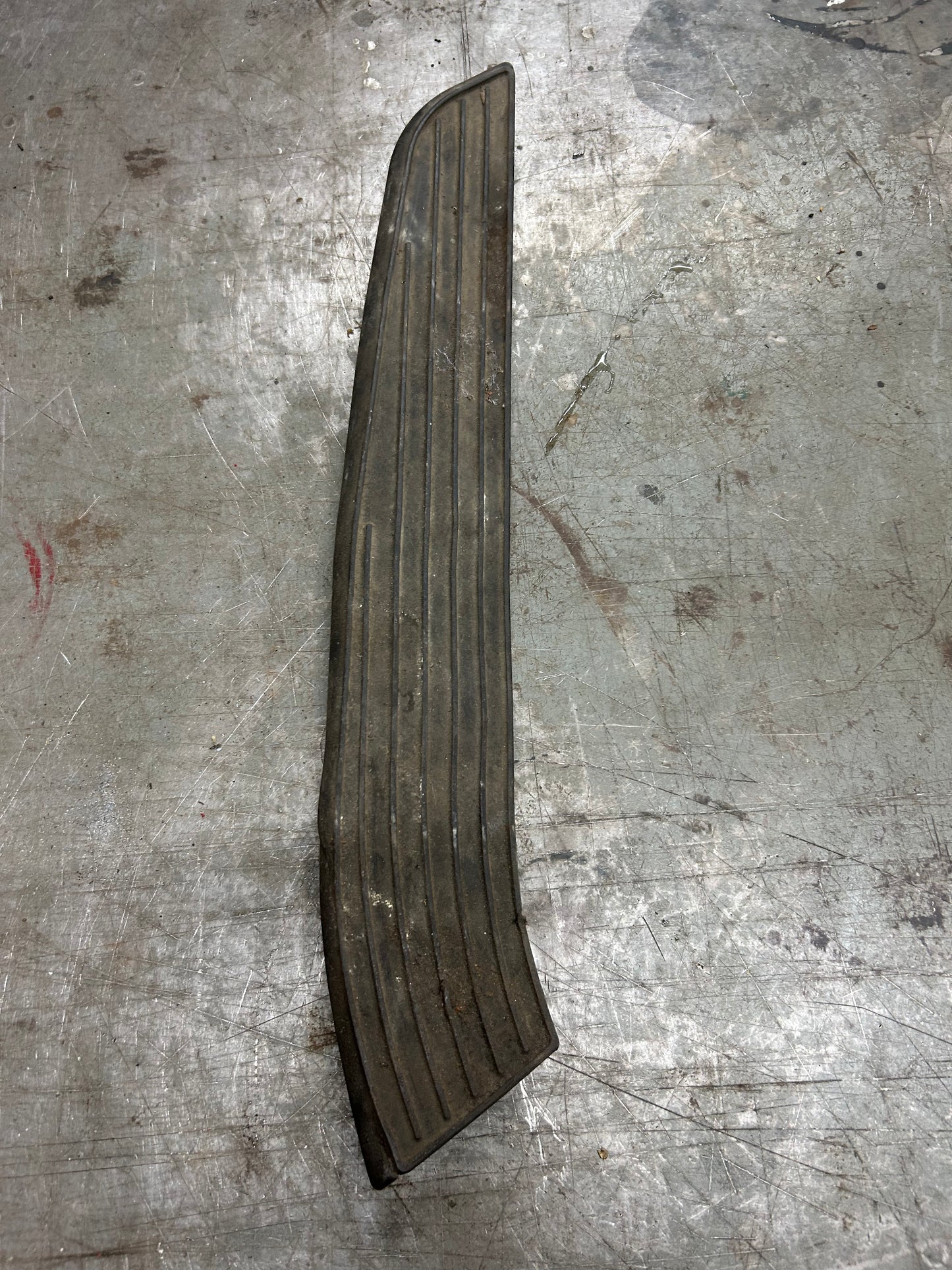 1968-72 Type 2 Baywindow Bus Bumper Step Pad