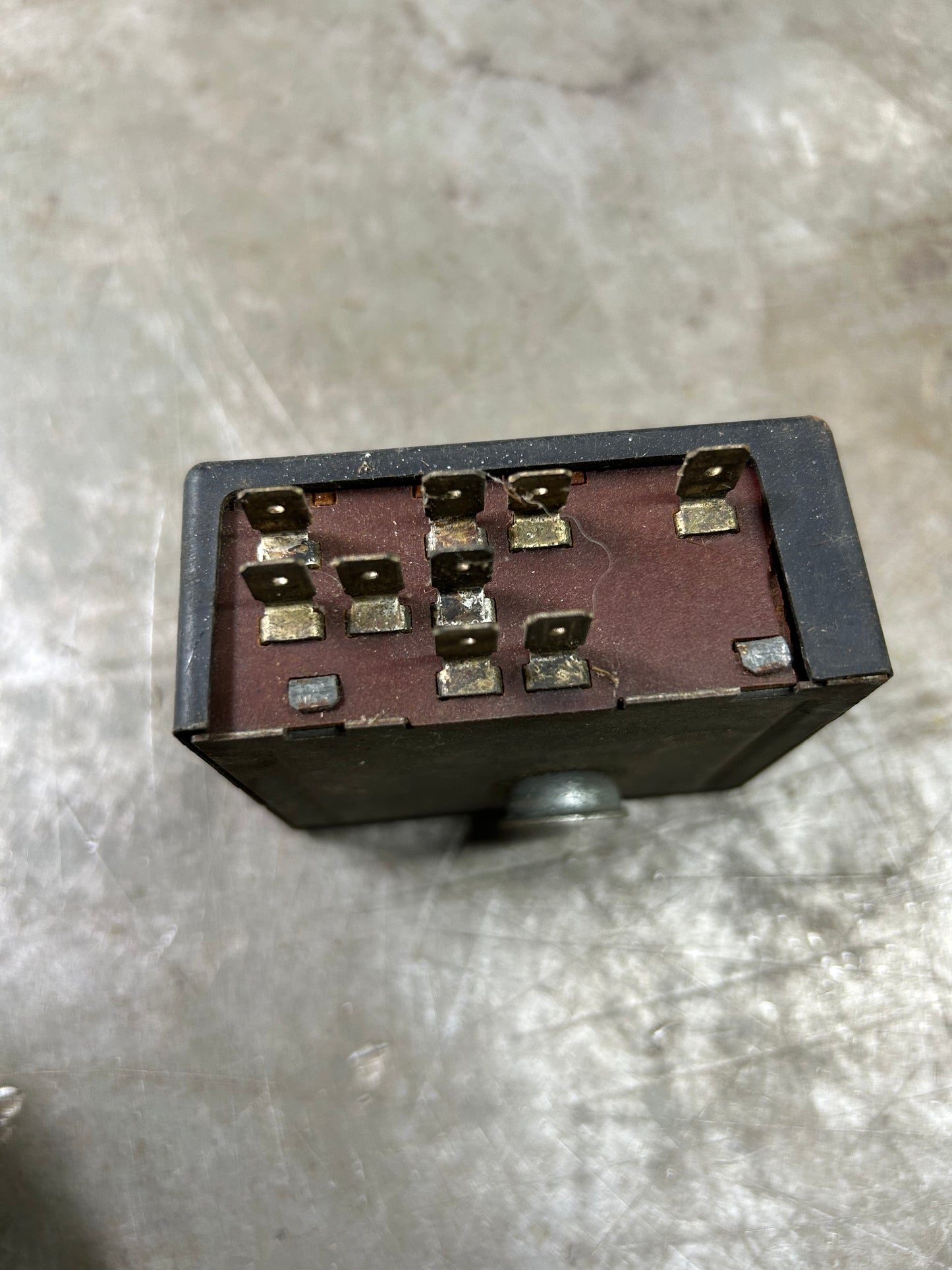 1967-68 Beetle/Bus 9 Pin Flasher Relay