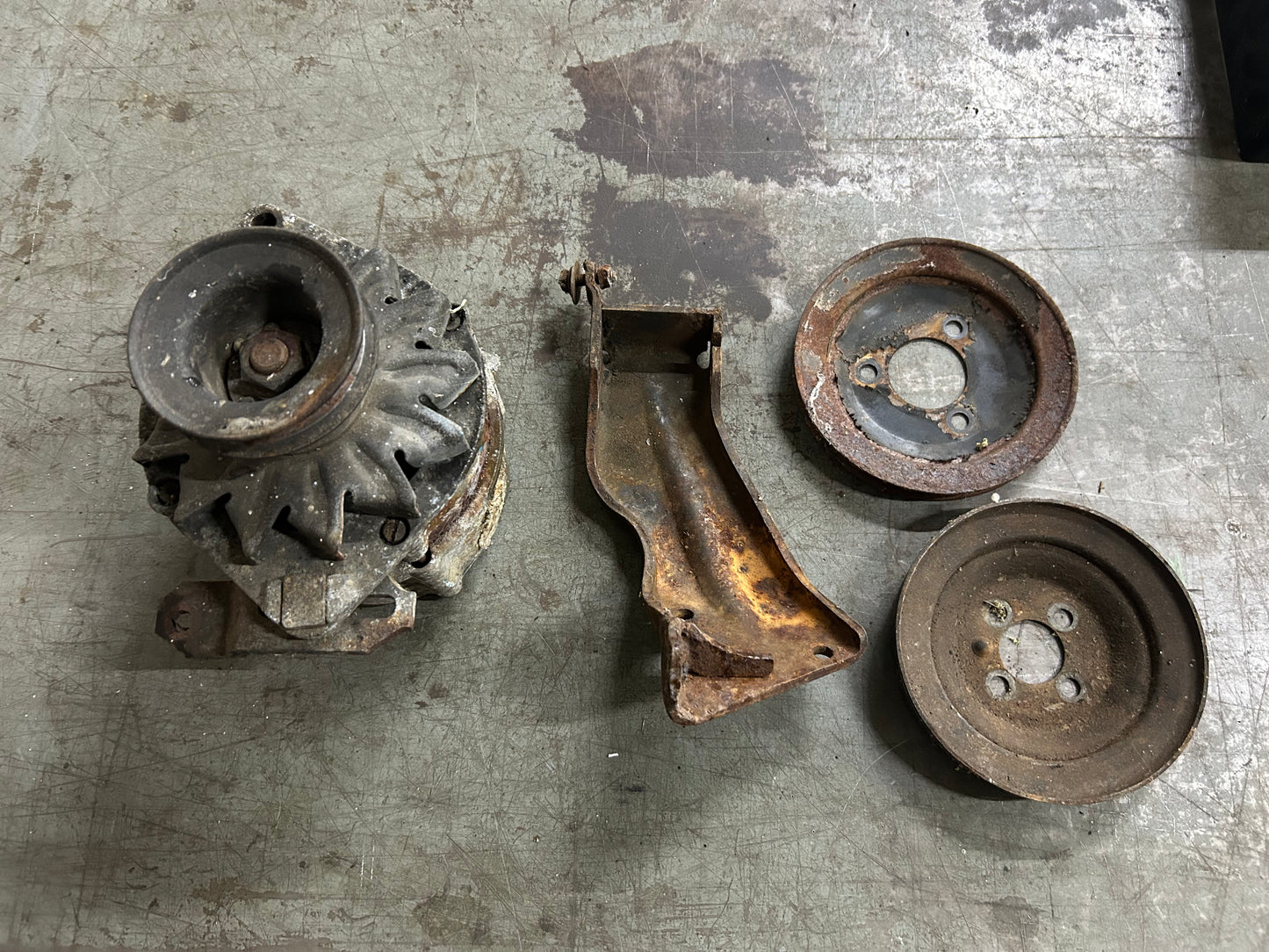 MK1 Rabbit 1.6 Diesel Non AC Bracket/Pulley Set