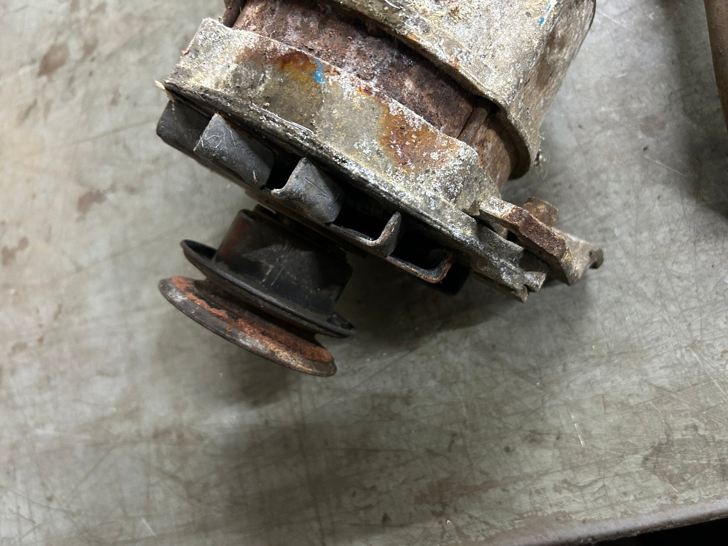 MK1 Rabbit 1.6 Diesel Non AC Bracket/Pulley Set