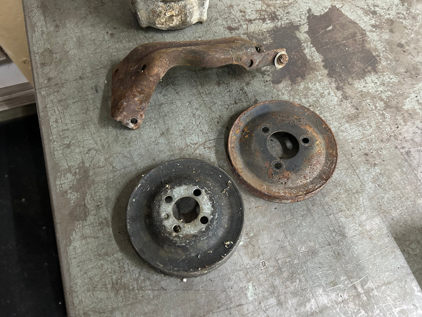 MK1 Rabbit 1.6 Diesel Non AC Bracket/Pulley Set