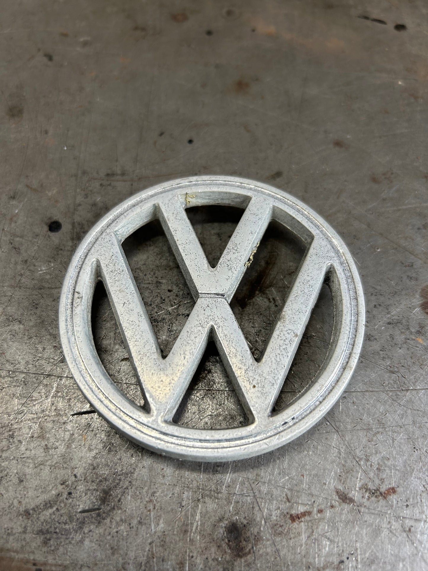 1972-Earlier Type 1 Beetle Hood Emblem