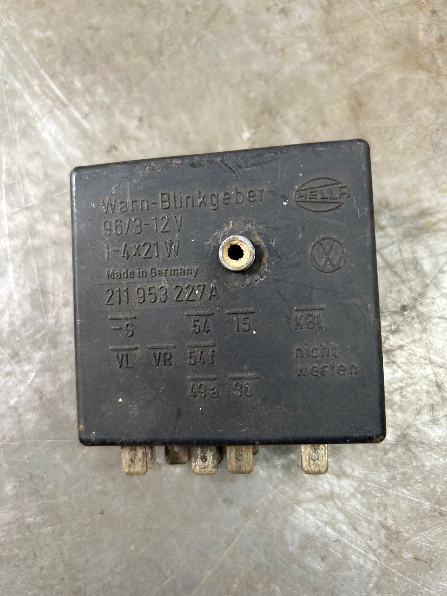 1967-68 Beetle/Bus 9 Pin Flasher Relay