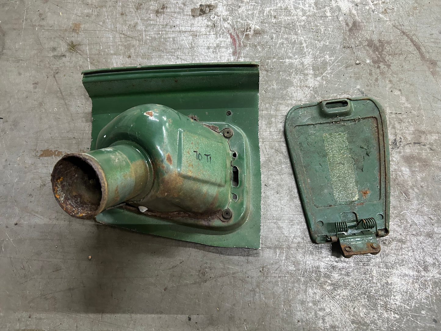 1968-70 Type 1 Beetle Gas Door Section