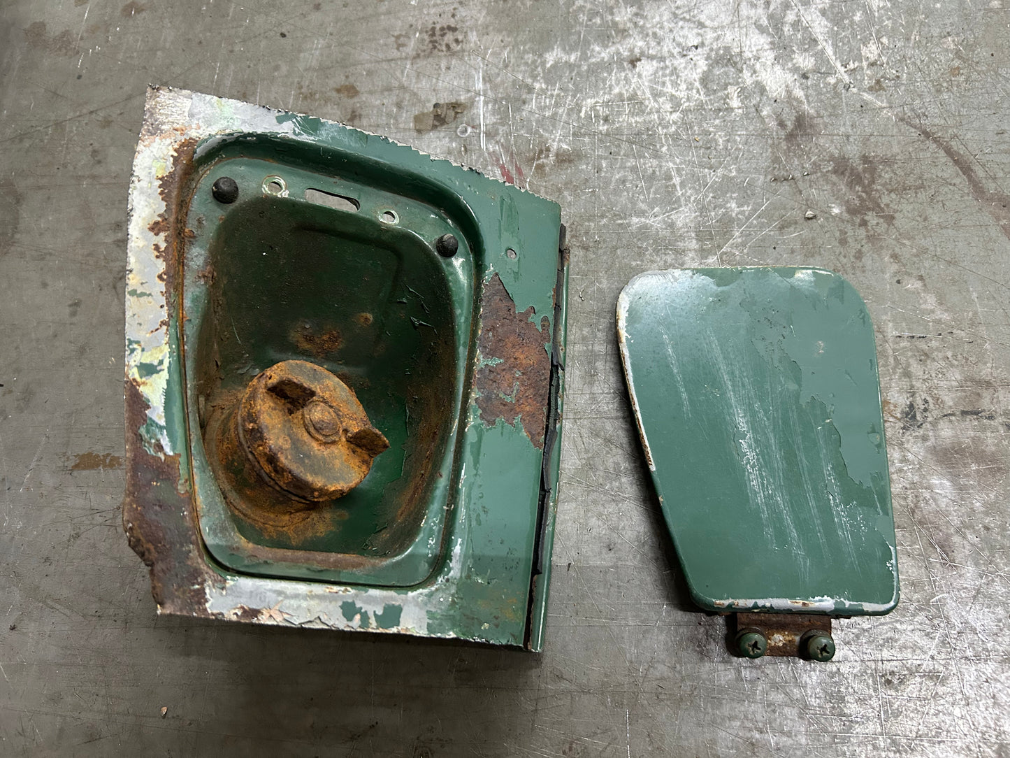 1968-70 Type 1 Beetle Gas Door Section
