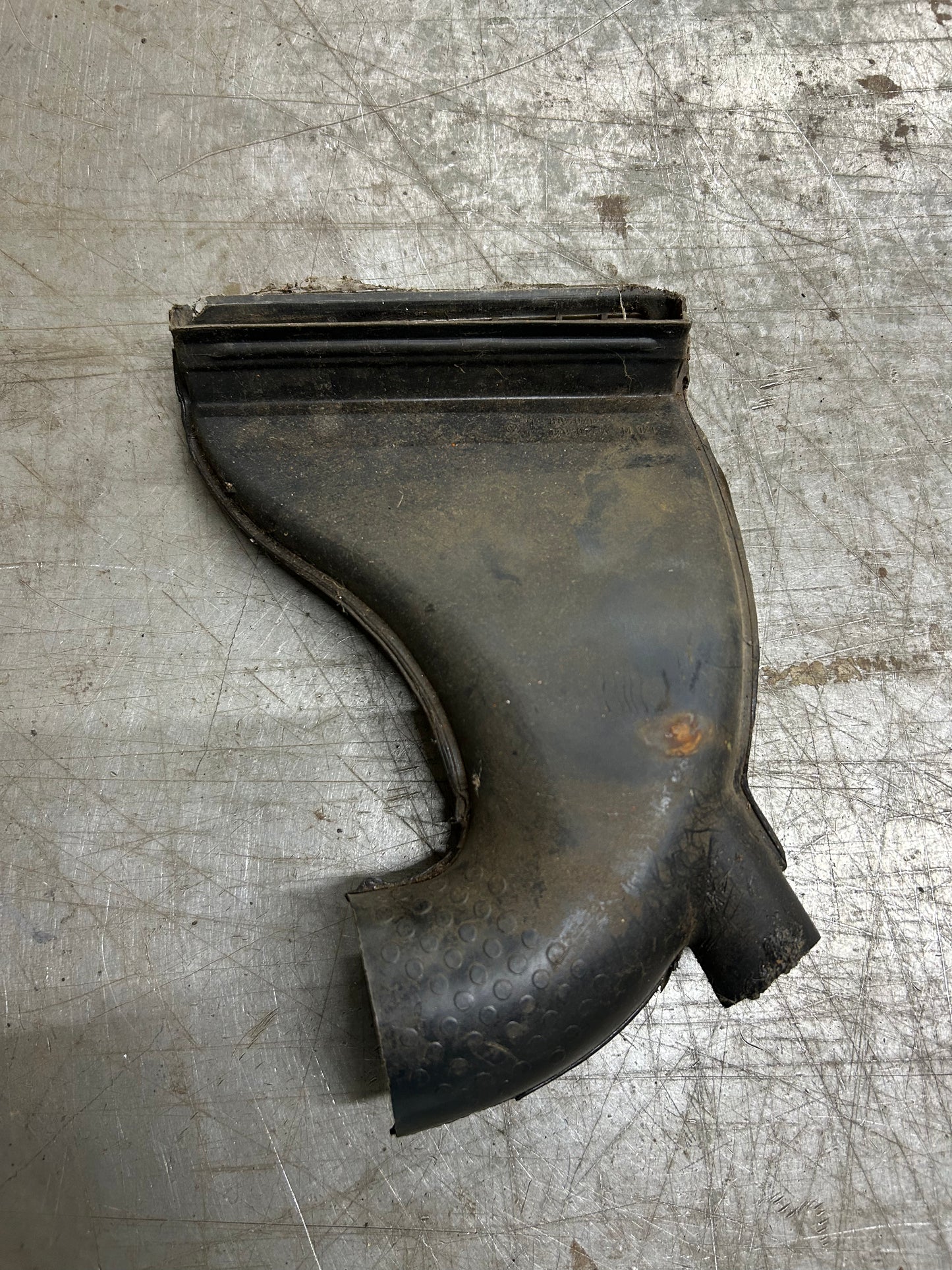 1971-77 Standard Beetle Left Dash Defrost Duct