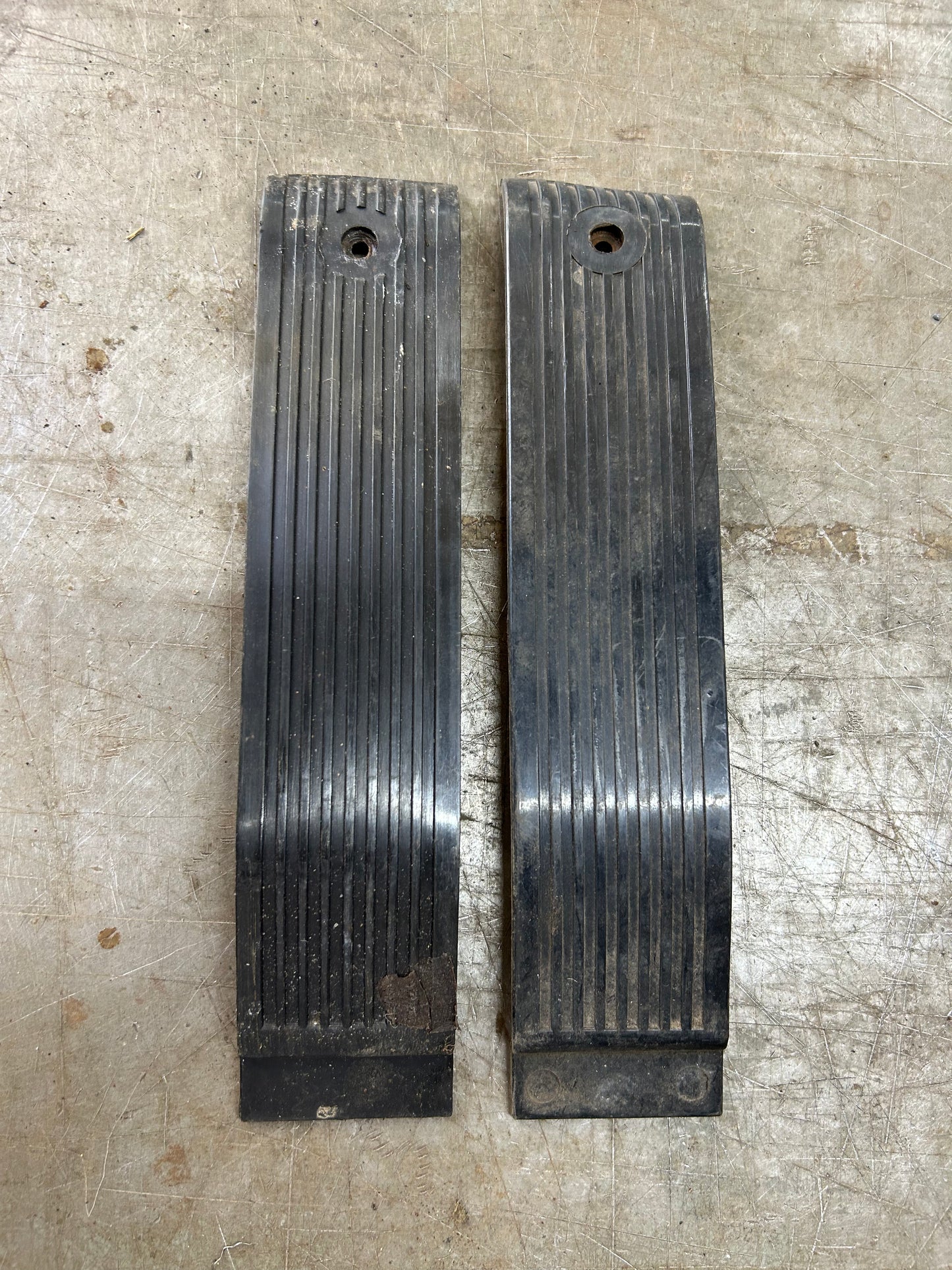 1974-92 Mk1 Rabbit/Cabby/Scirocco Rear Carpet Retainer Strip Pair