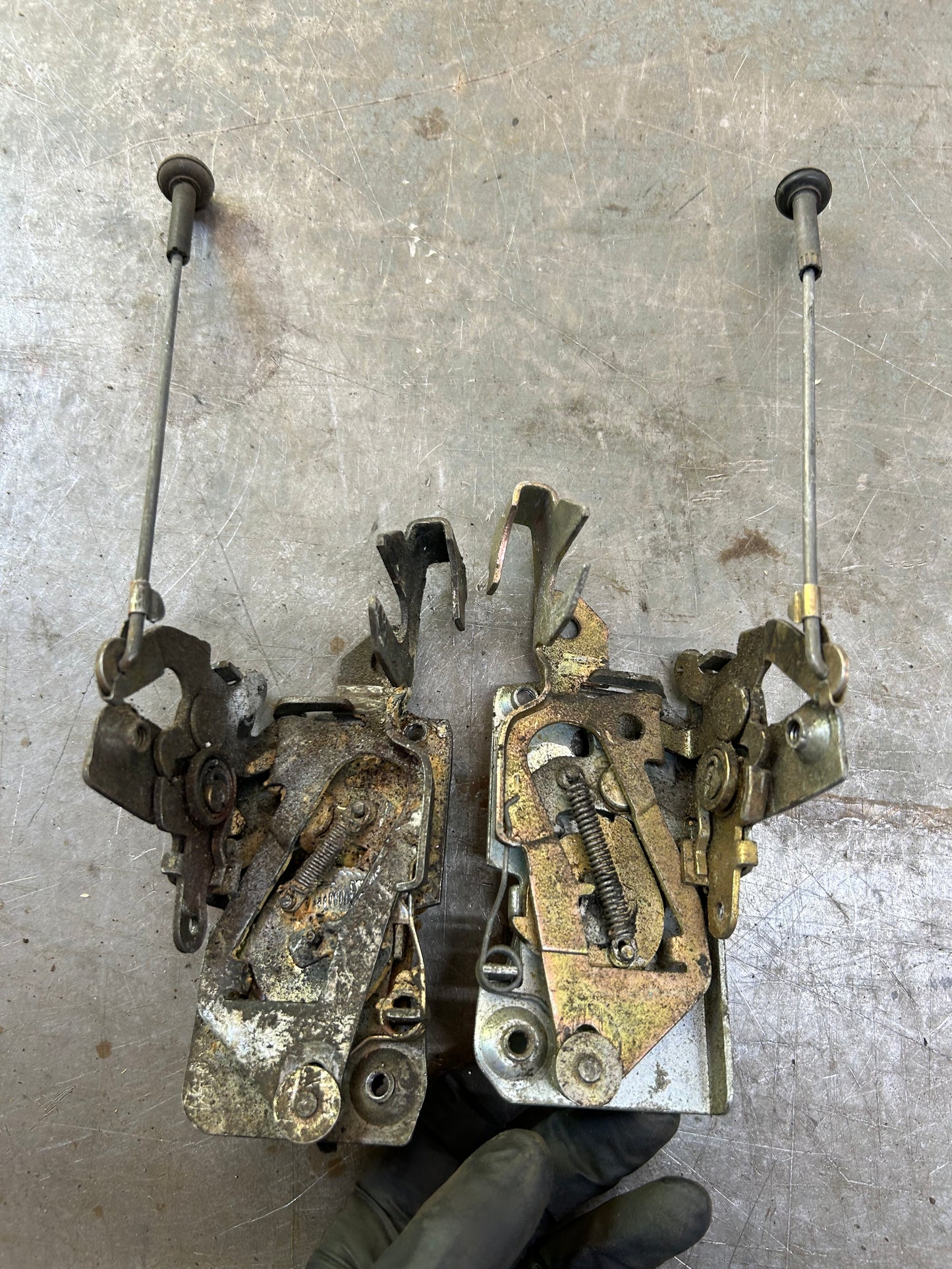 1968-77 Type 1 Beetle Sedan Door Latch Pair