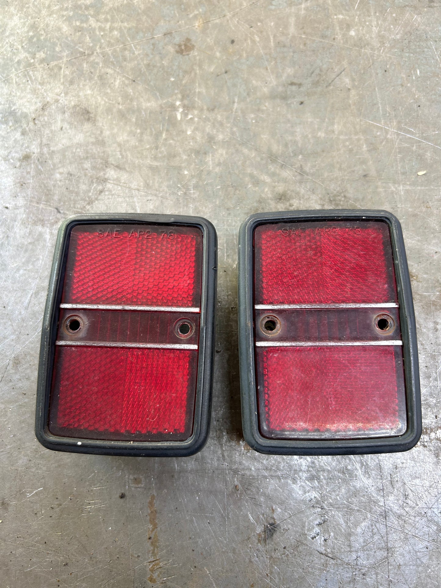 1979-84 MK1 Rabbit Rear Side Marker Light Pair