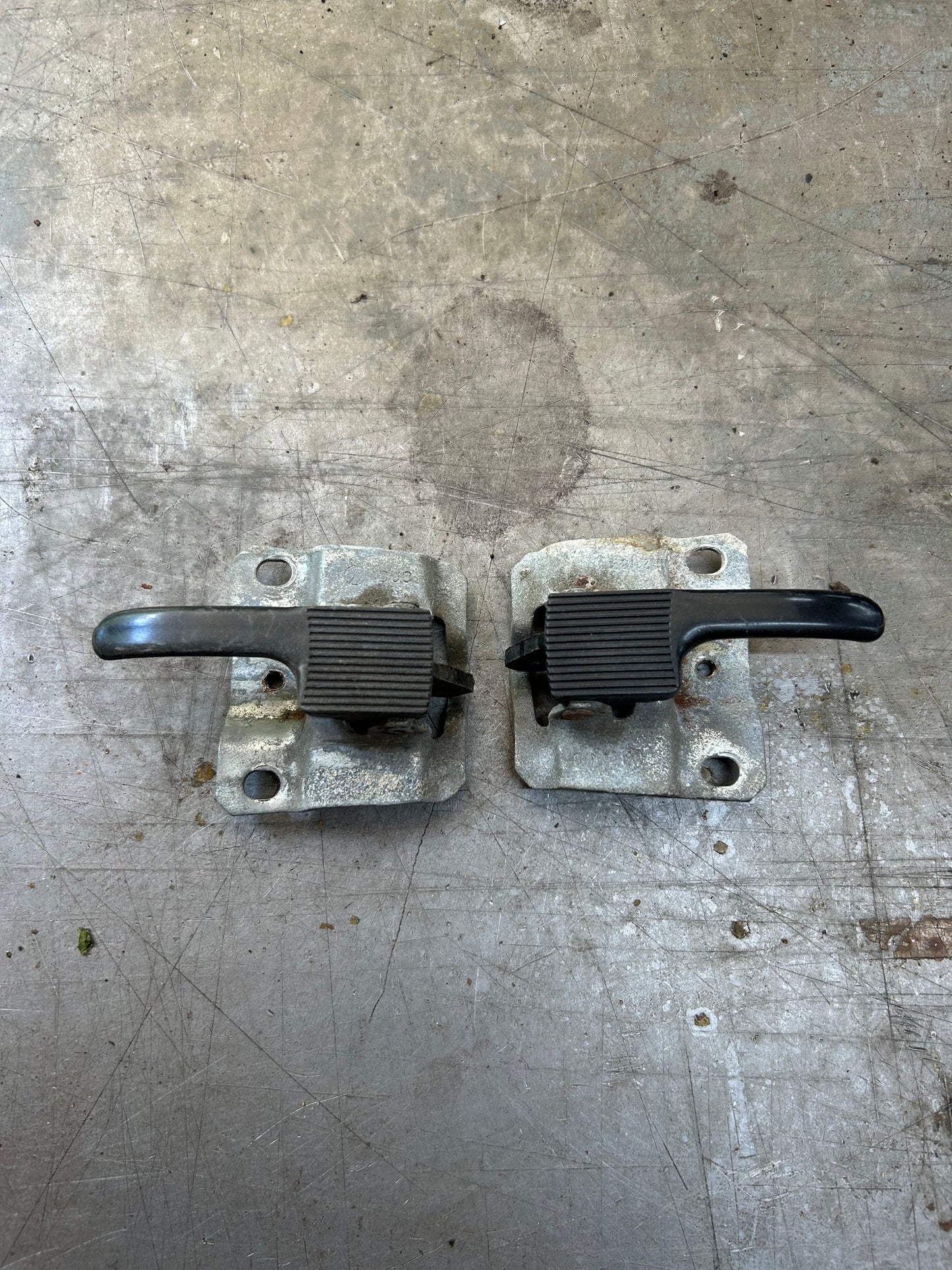 Later Model Baywindow Bus Interior Door Latch Handle Pair